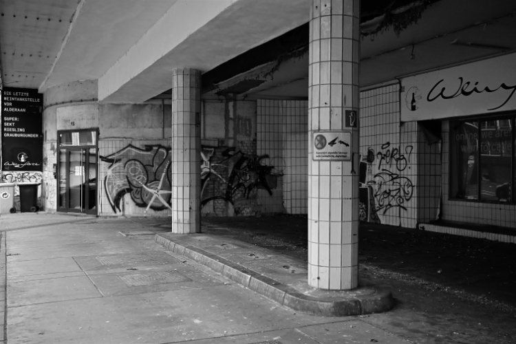 There is no gas here anymore.